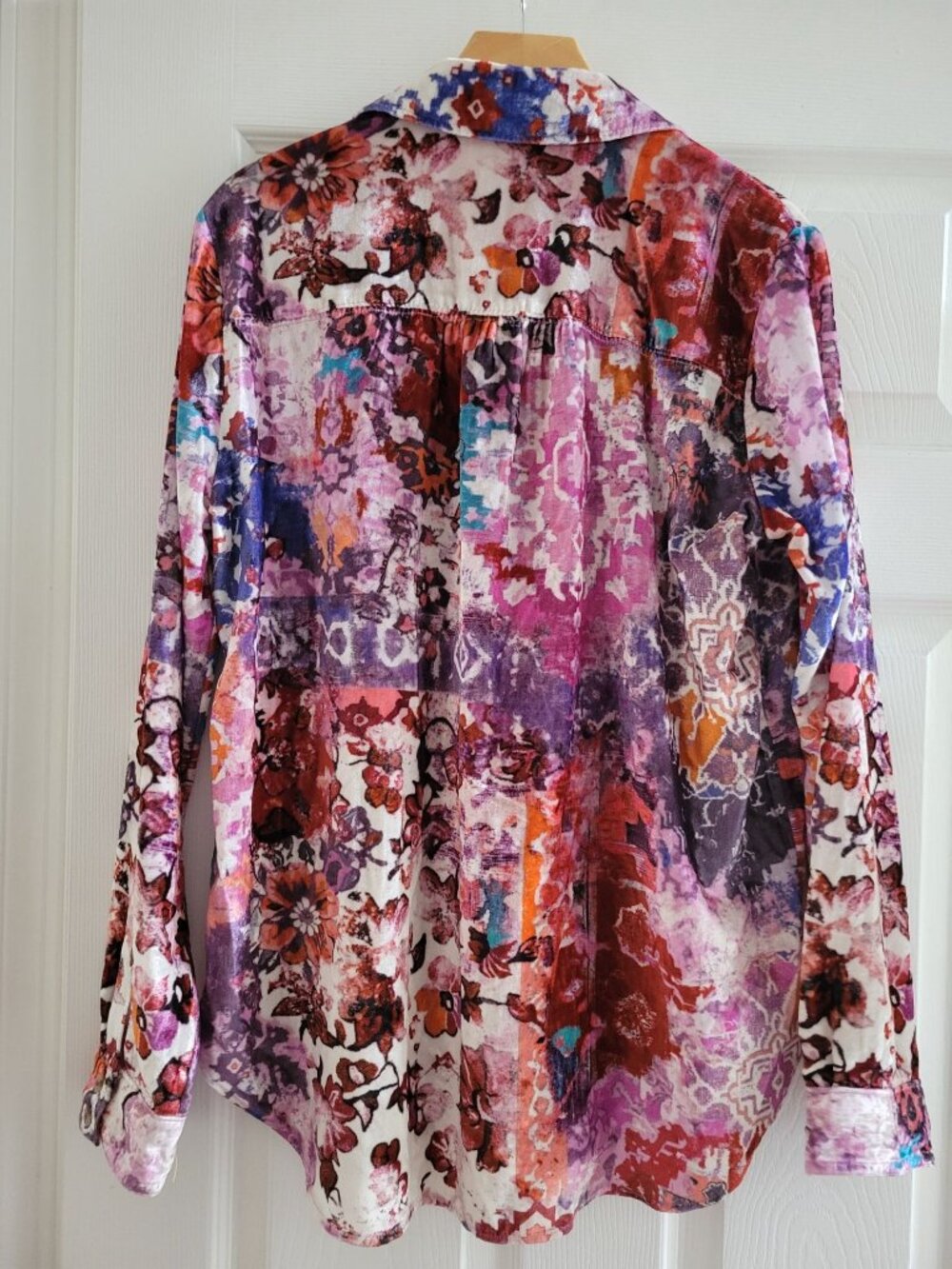 Anthropologie Pilcro Pink Multi-color Crushed Velvet shirt size Medium top - Picture 8 of 9